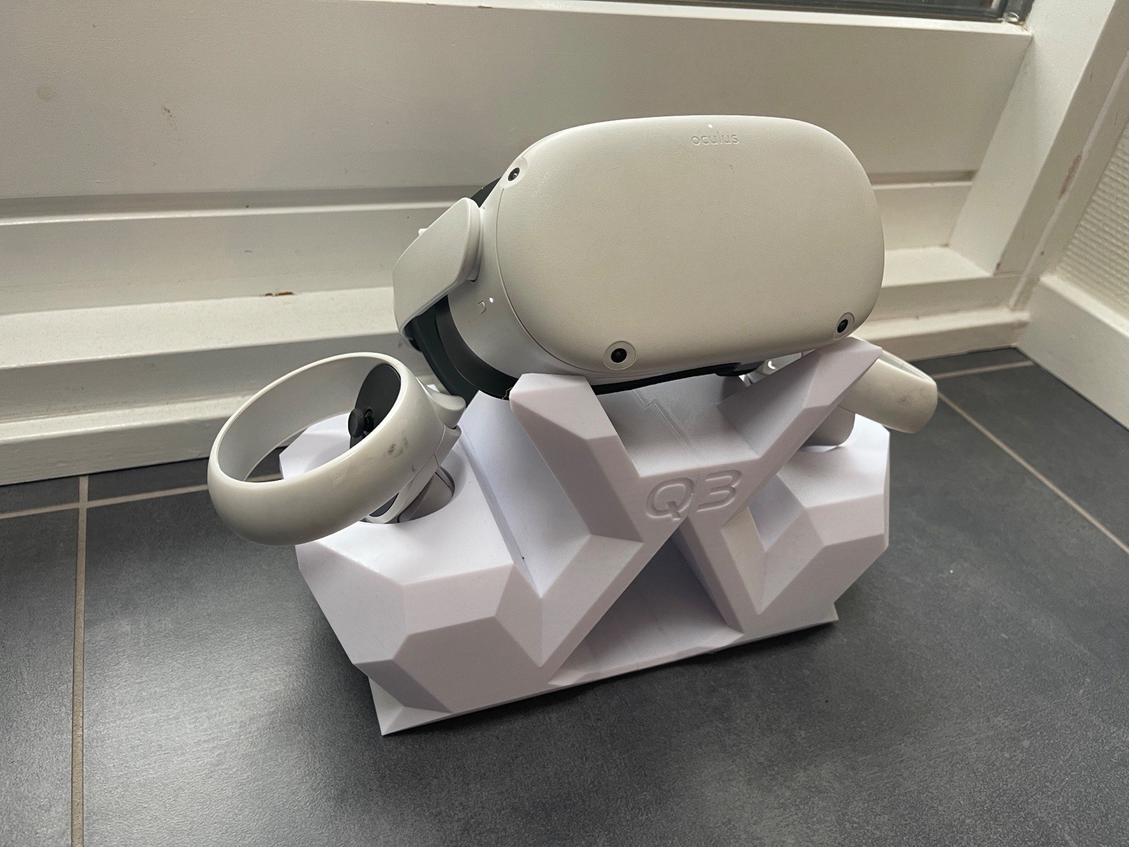 Meta Quest 3 VR Headset & Controller Charging Dock Stand Holder, White
