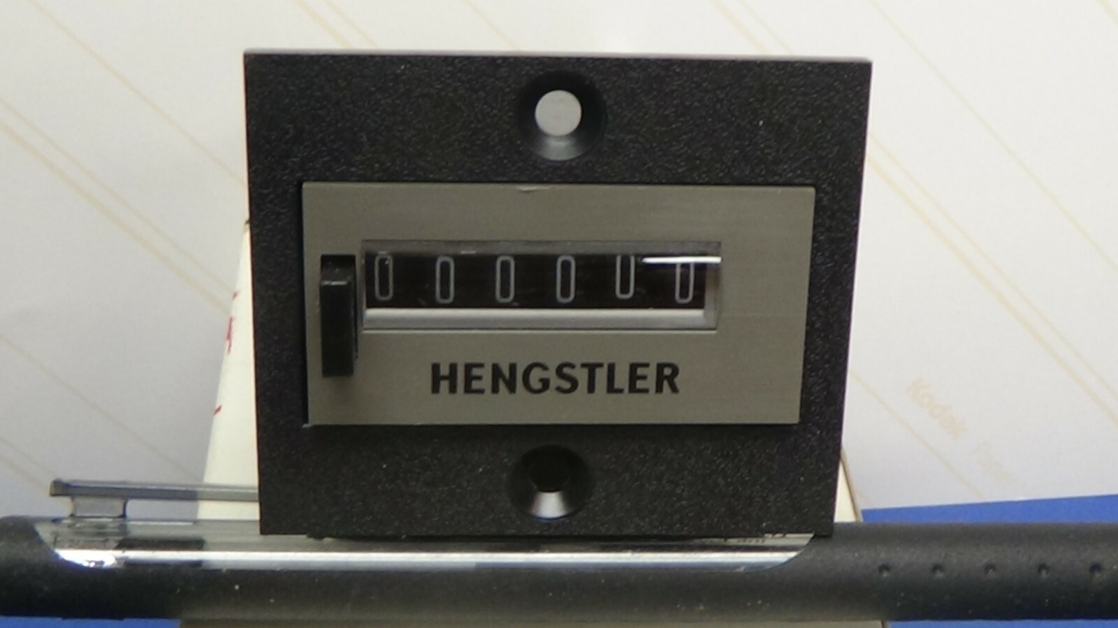 Hengstler Counter GO404-490-1-220vac