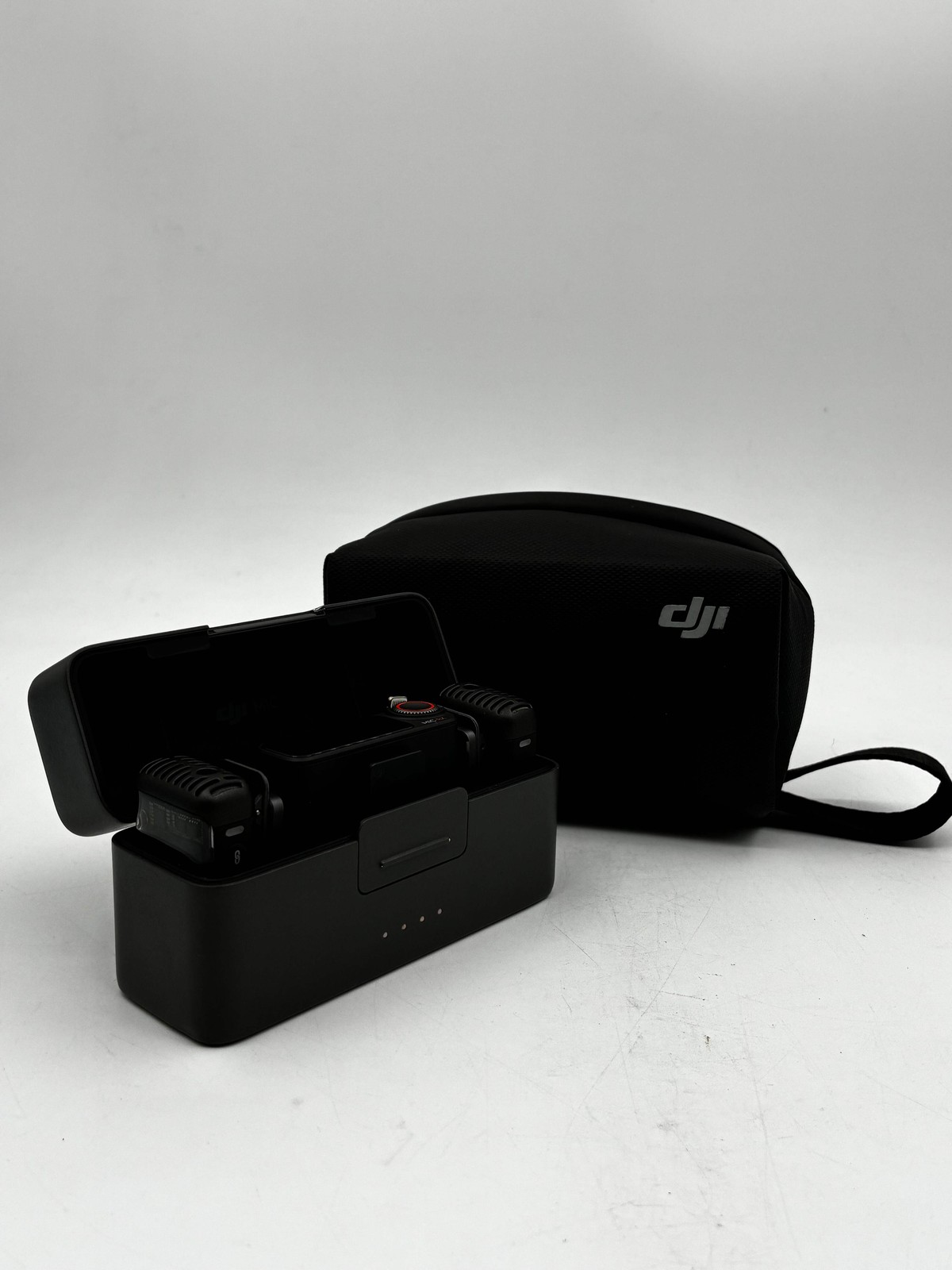 DJI Mic 2 DMC02 Wireless Microphone Black w/ Charging Case & Carry Case - Used A