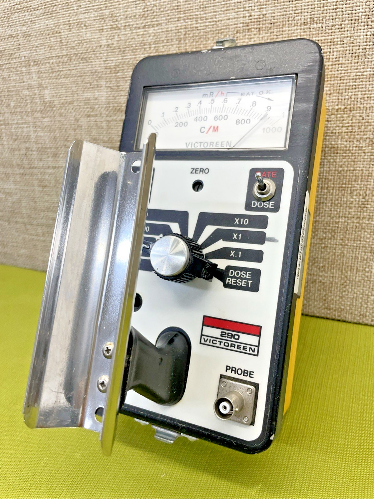 Victoreen Model 290 Survey Meter – For Parts or Repair (No HV)