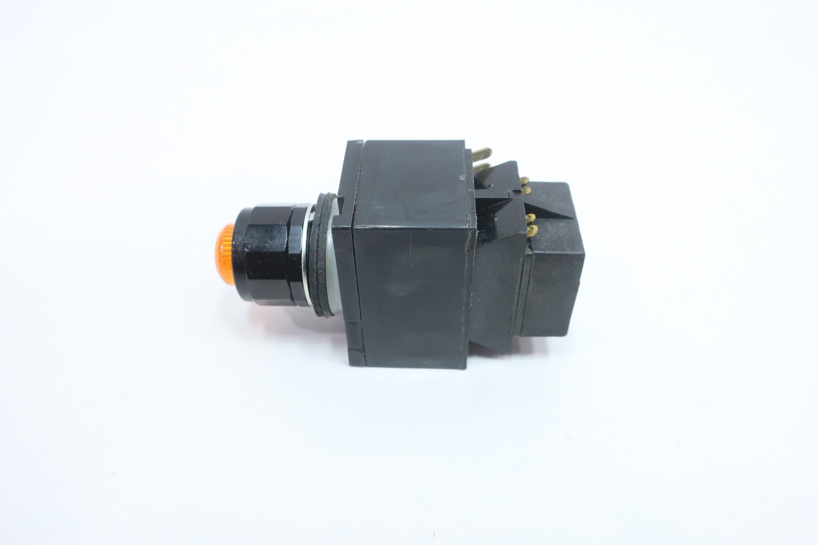 Gemco B404L25123EPP1 Illuminated Amber Pushbutton Selector Switch