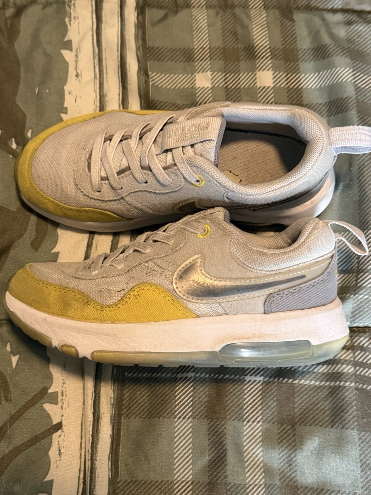 Nike Air Max 1 Men's Low Top Lace-Up Mesh Sneakers Gray/Yellow kids size 12 y