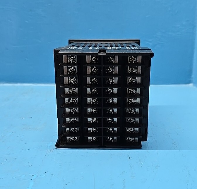 HONEYWELL DC3500-E0-0000-200-10000-E0-0 UDC3500 Controller
