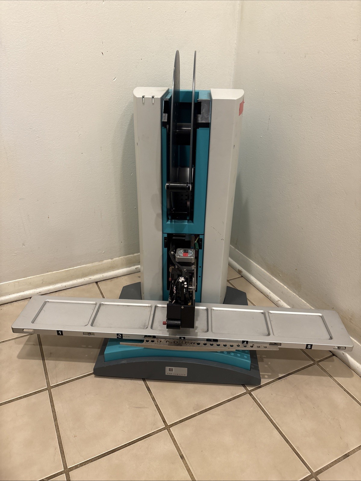 TTP Labtech Mosquito Liquid Handler 8B