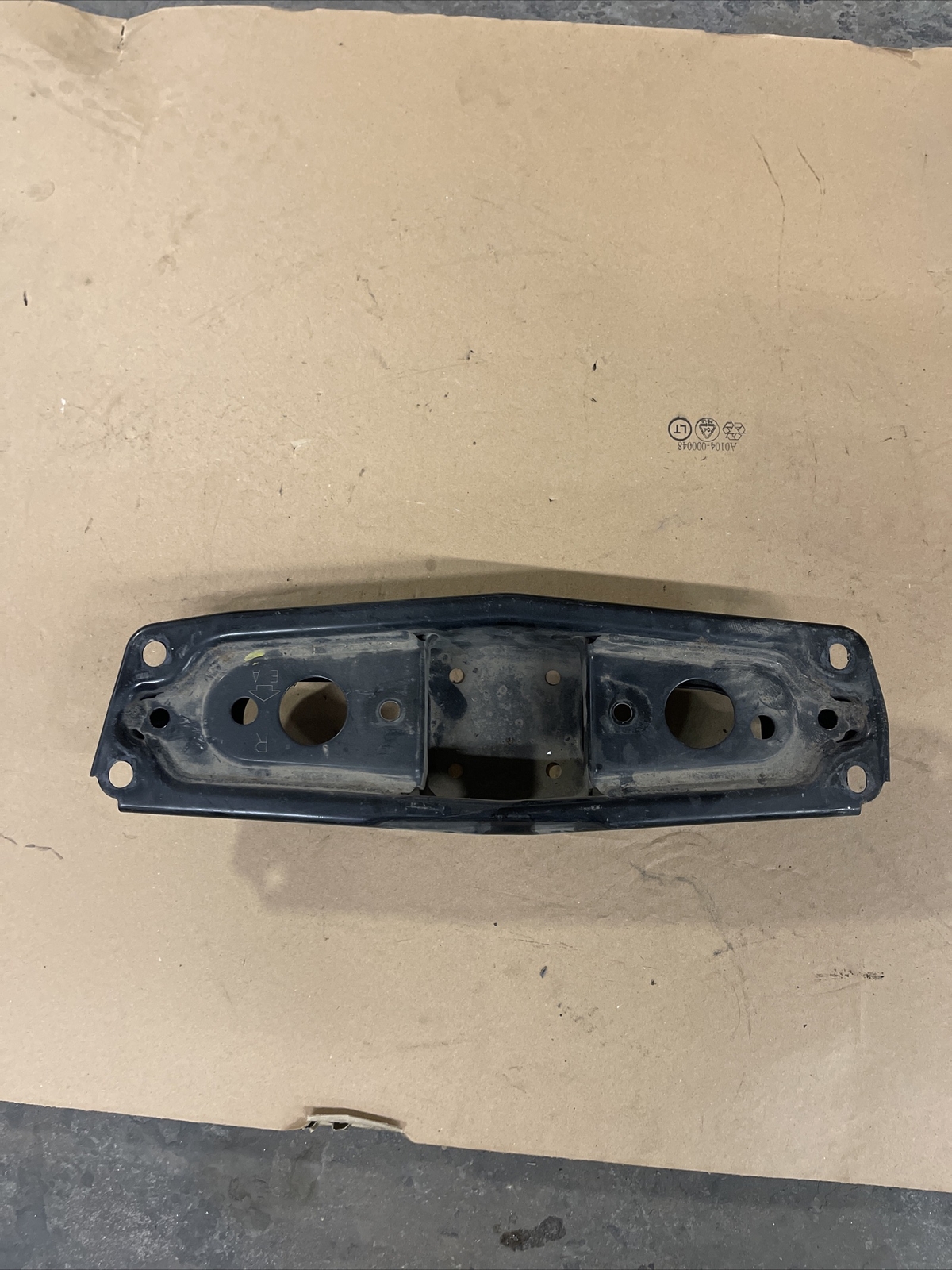 09-20 NISSAN 370Z RWD REAR TRANSMISSION CROSSMEMBER SUPPORT MOUNT BRACKET #83011