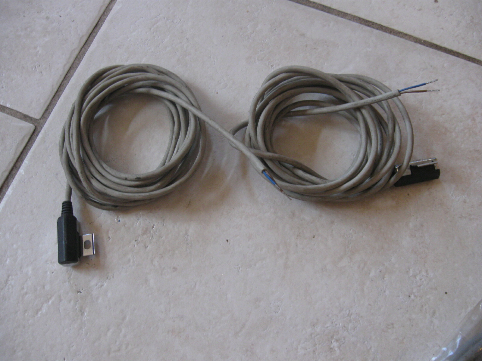 LOT of 2  NEW  SMC Auto Switch  Sensor Long Cord Cable USA SHIP    pn#- D-J59