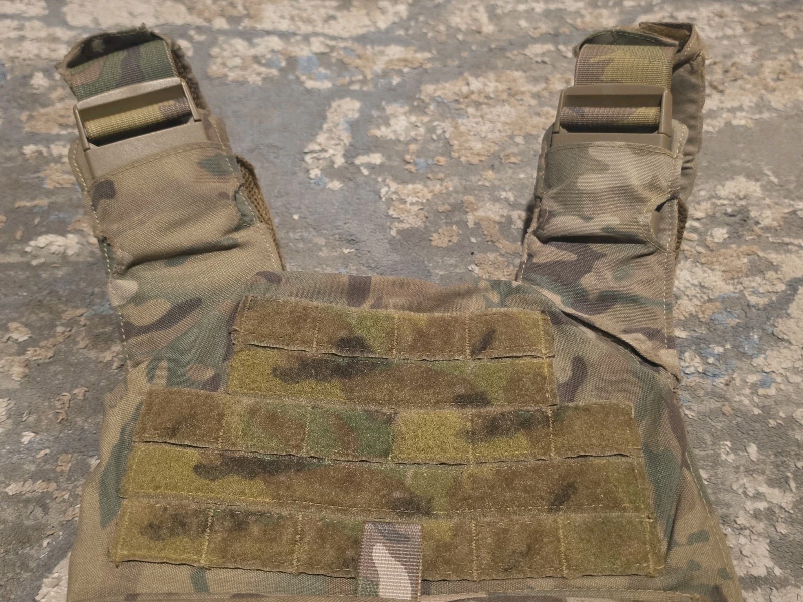 SHELLBACK TACTICAL Stealth Low Vis Concealable Plate Carrier Multicam MED/LG
