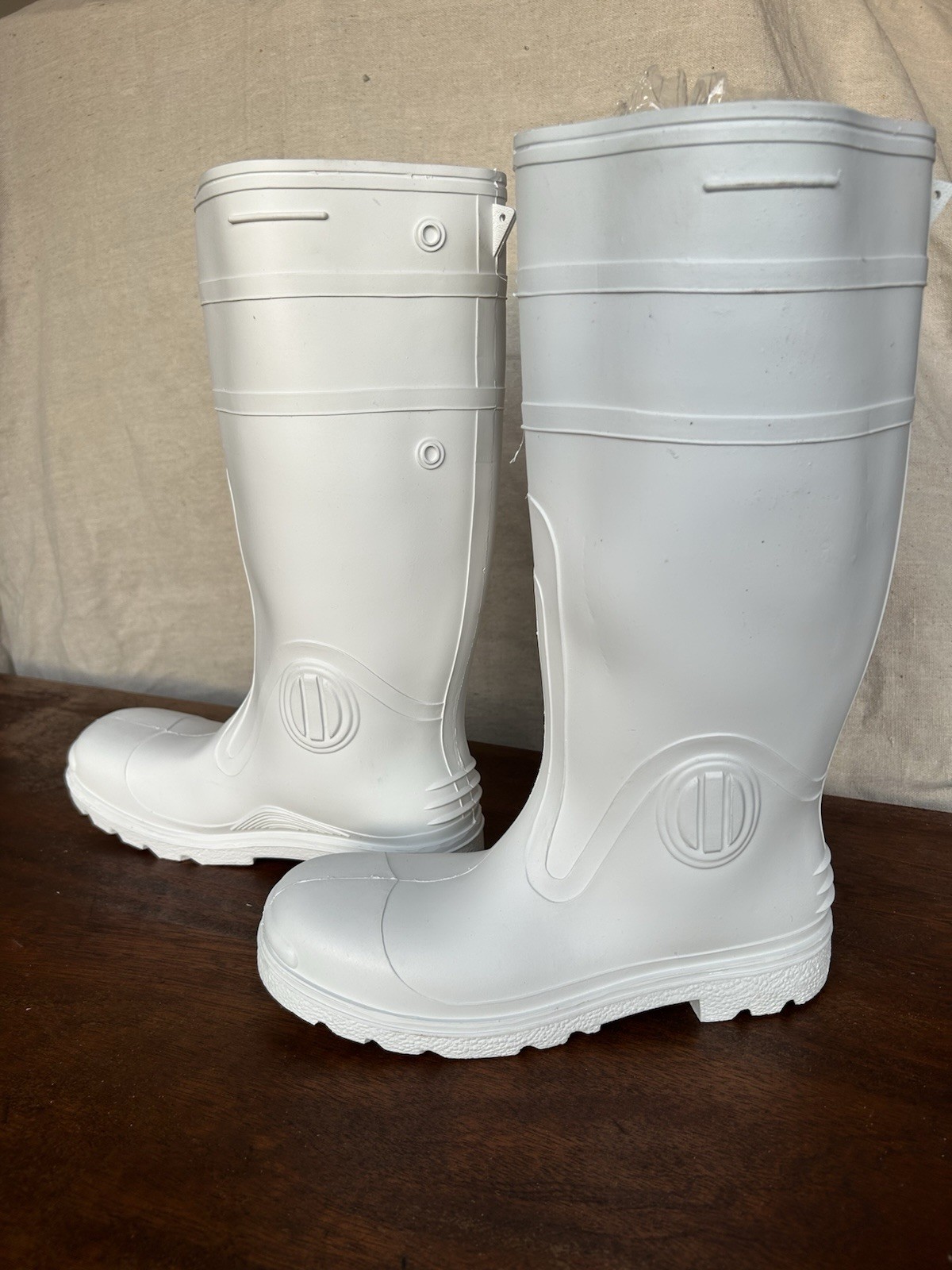 Men's Shrimp White Boot Size 6-12  BRAND NEW