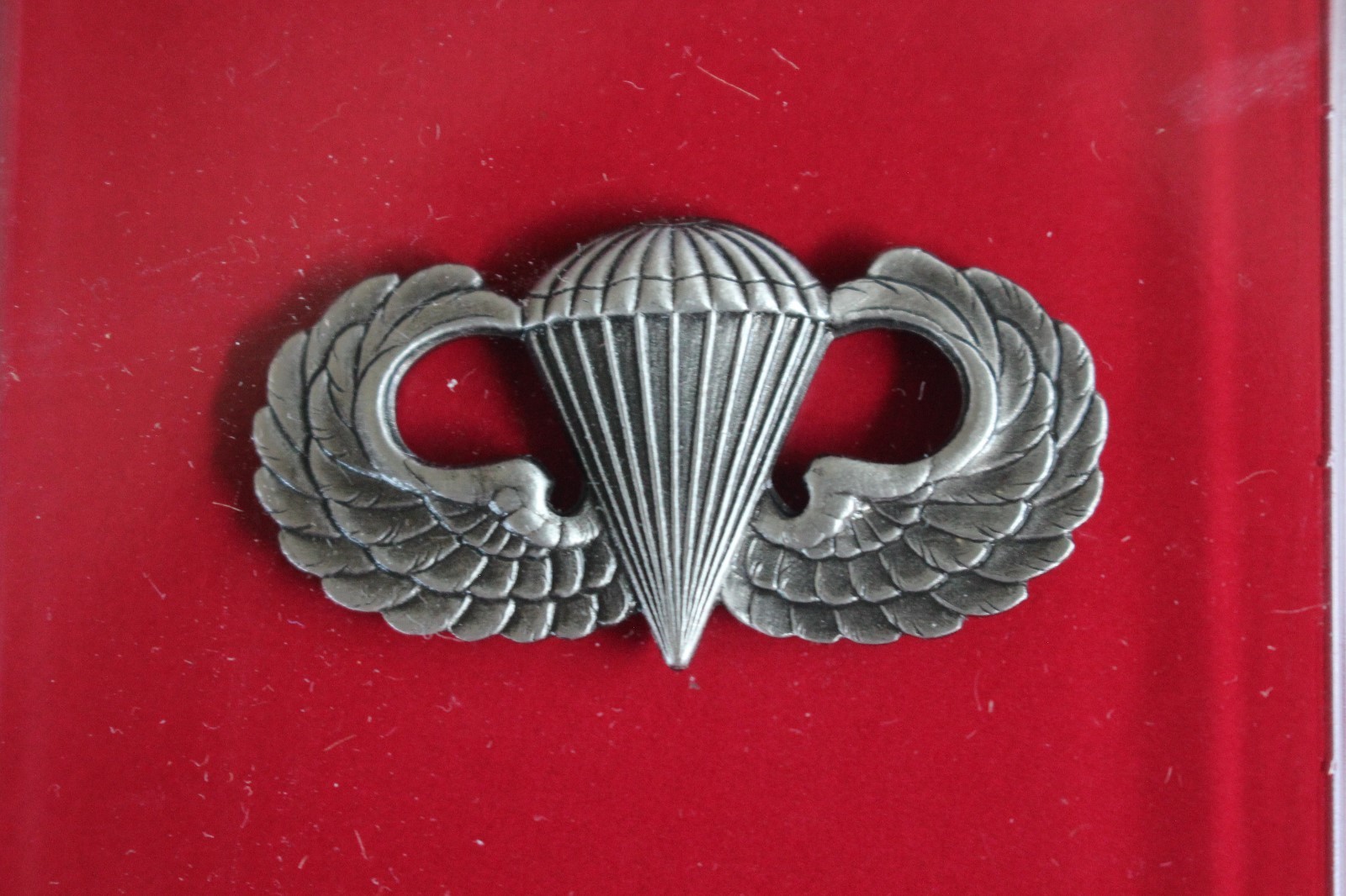 US ARMY UNIFORM FULL SIZE BASIC PARACHUTIST ANTIQUE SILVER QUALIFICATION BADGE