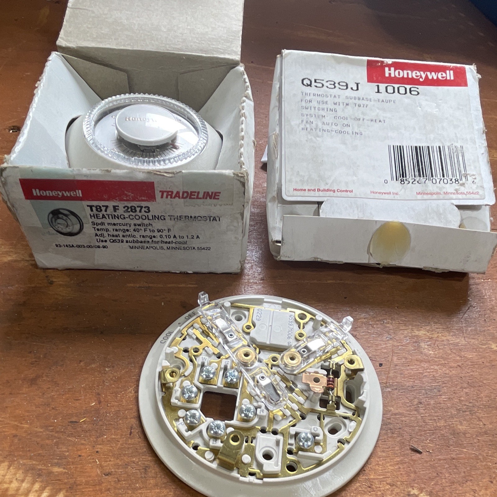 Honeywell T87F 2873 Round Non-Programmable Heat/Cool Thermostat w/ Subbase