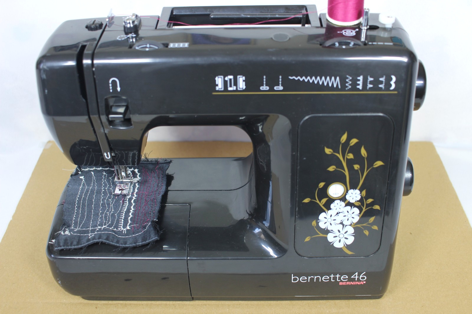 Bernina Bernette Model 46 Sewing Machine TESTED & WORKING READ FULL DESCRIPTION
