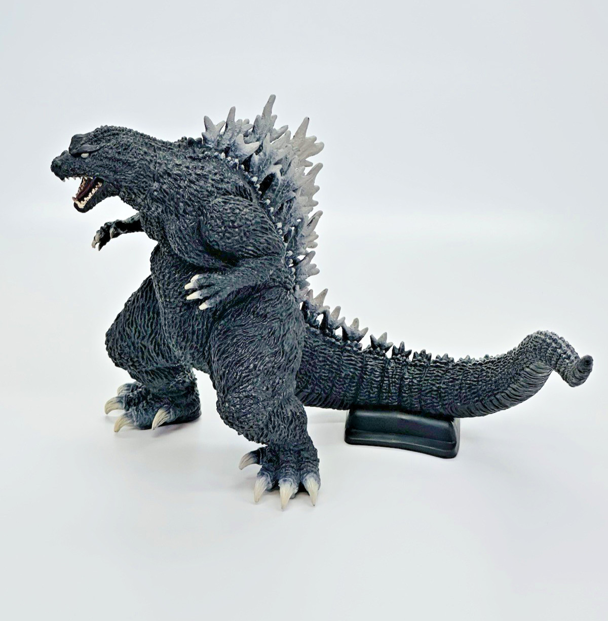 Godzilla 2001 GMK Banpresto Monsters Roar Attack Figure w/ Box Japan