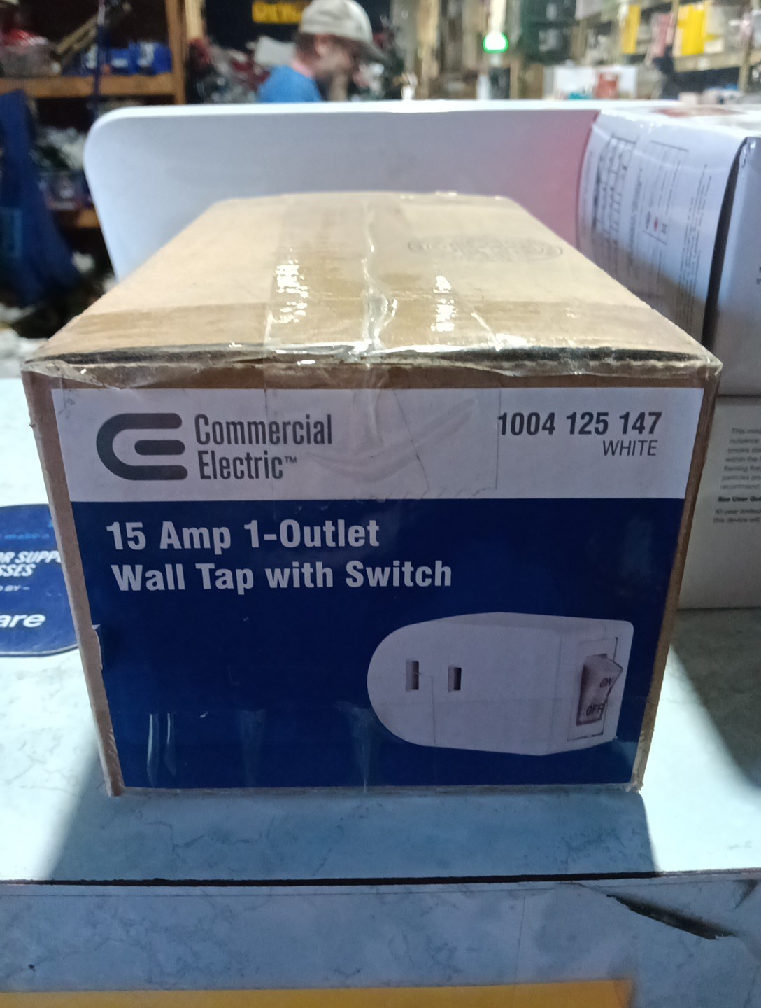 15 Amp 1- Outlet Wall Tap With Switch (12 Pack)