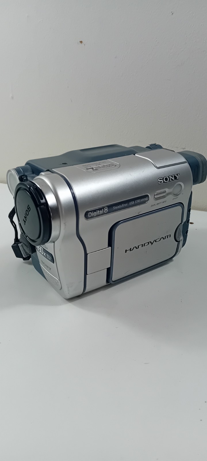 Vintage Sony DCR-TRV225E Digital8 8mm Handycam "Nightshot" Mode Retro Camcorder