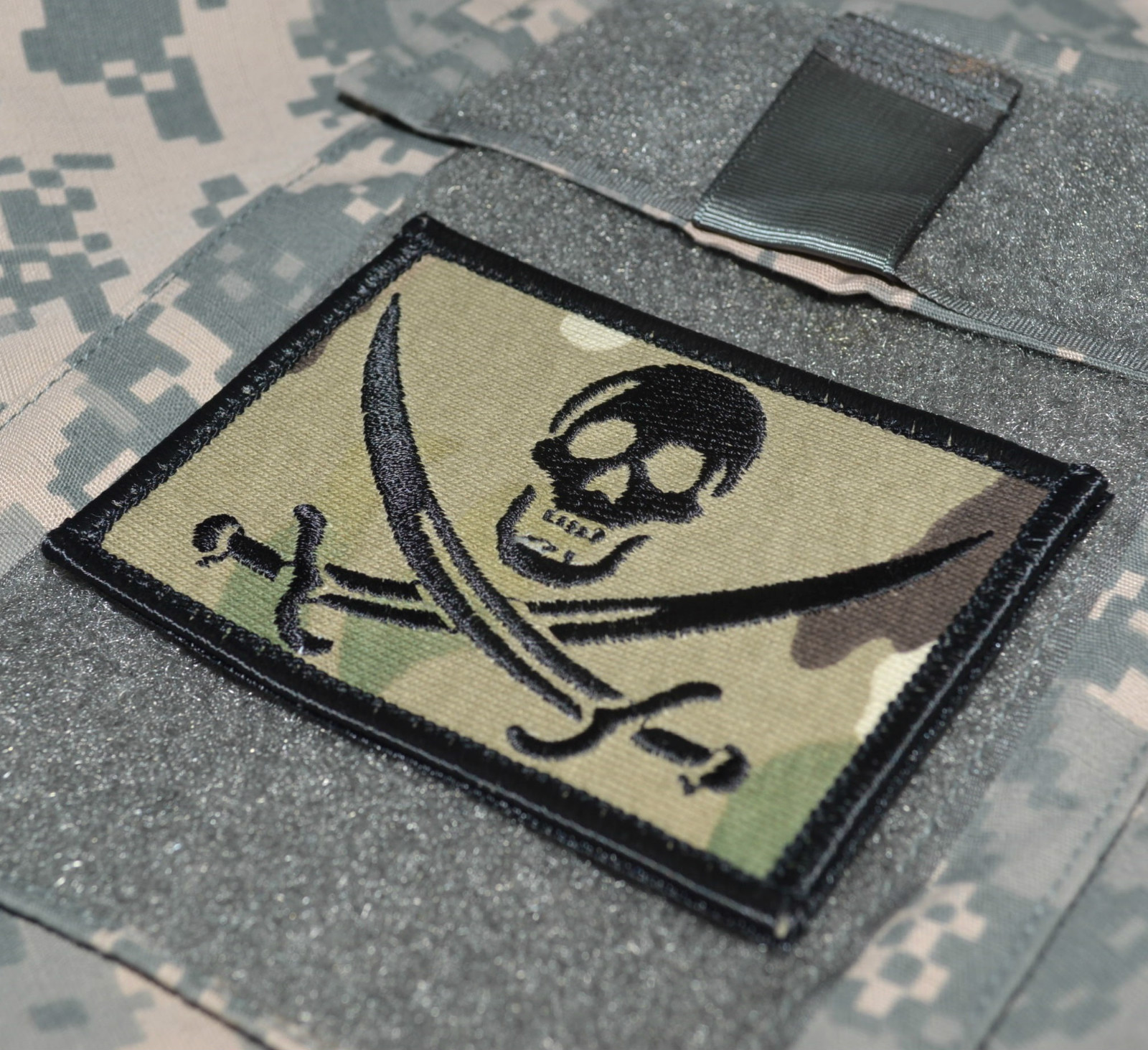 DAESH BASHER JSOC USMC GHOST RECON 2-PC: TRUNK MONKEY BRIEF+ PLASTIC BAGGAGE TAG