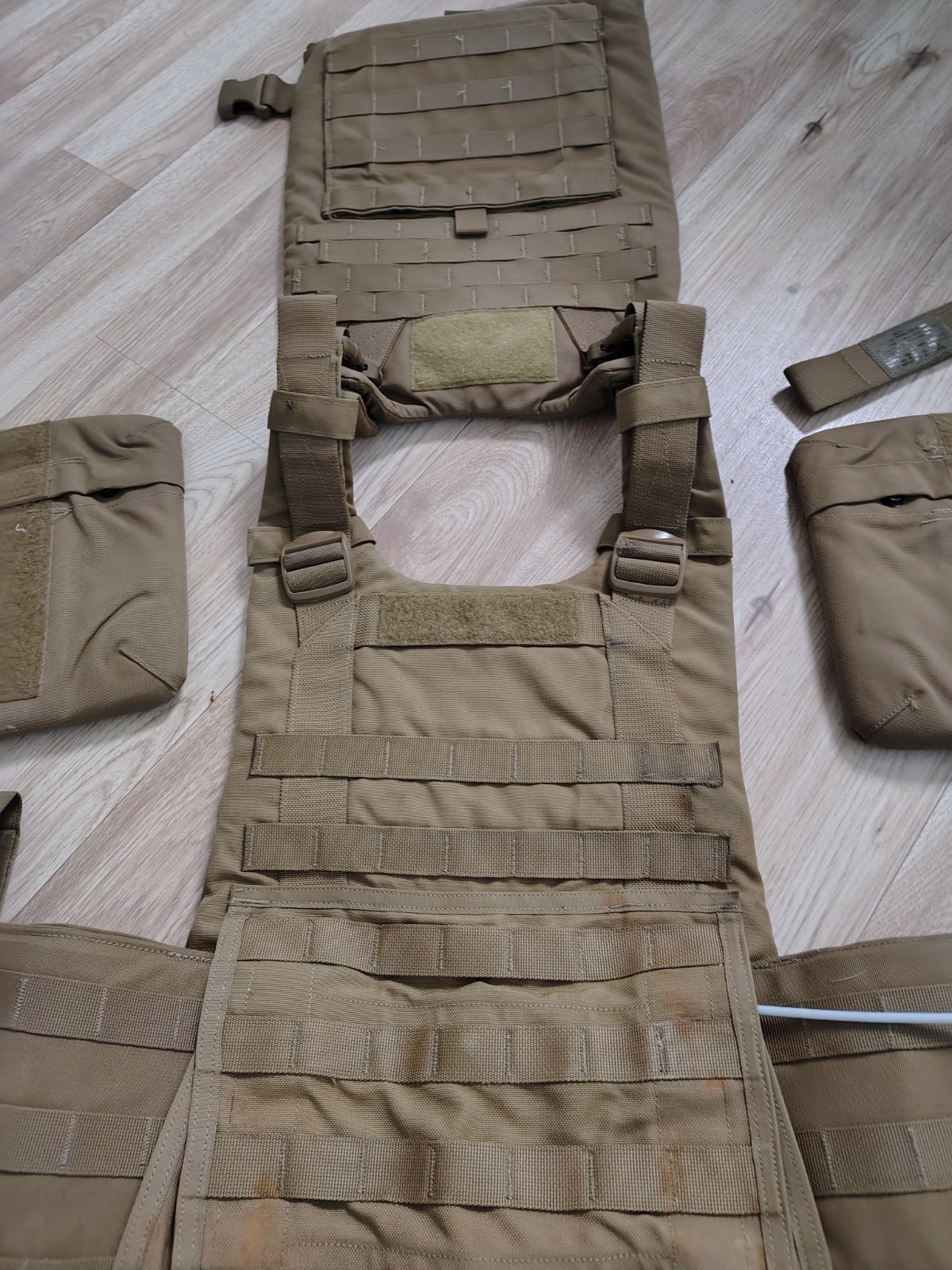 USMC Plate Carrier Gen 2 - Large Includes Soft Aromor NEW