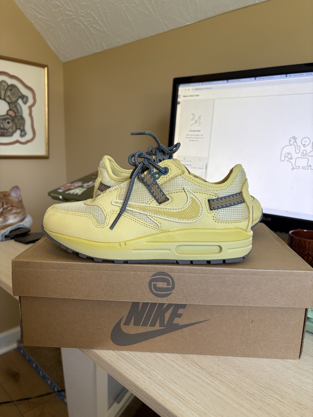 Nike Air Max 1 x Travis Scott Saturn Gold Size 5.5M