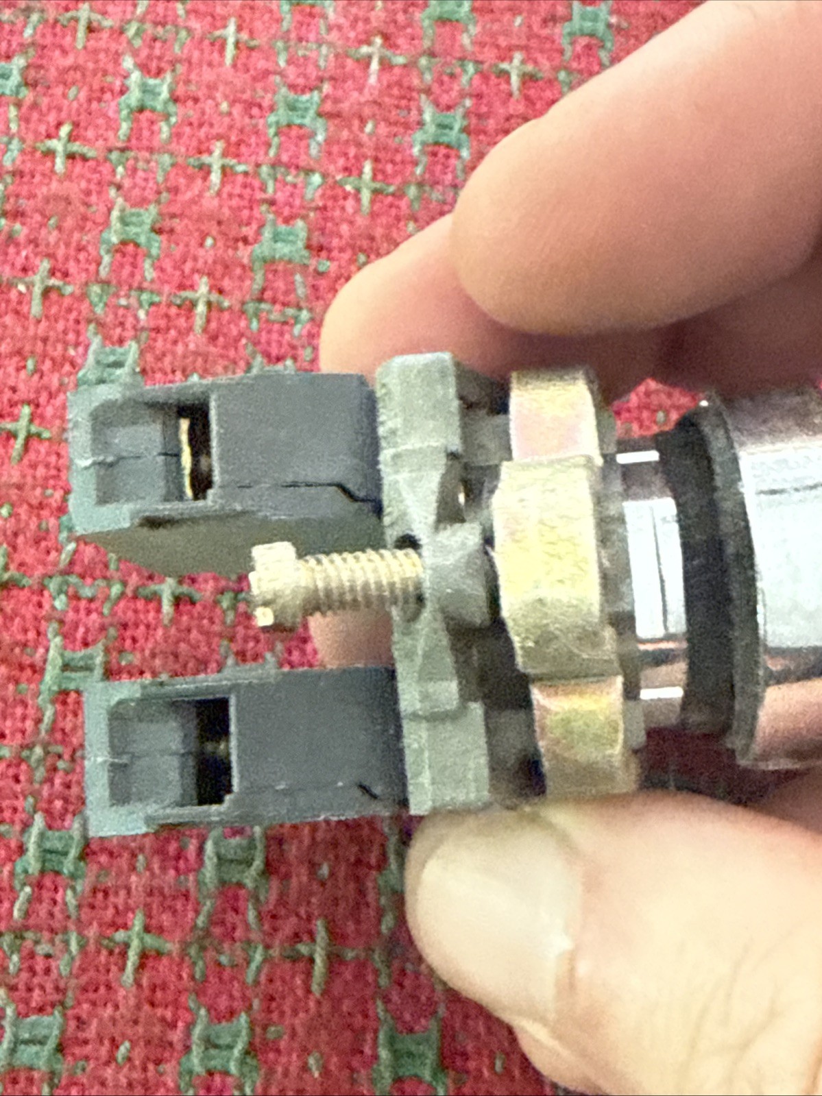 TELEMECANIQUE BLACK SELECTOR SWITCH WITH ZBE-101 CONTACT BLOCKS NOS