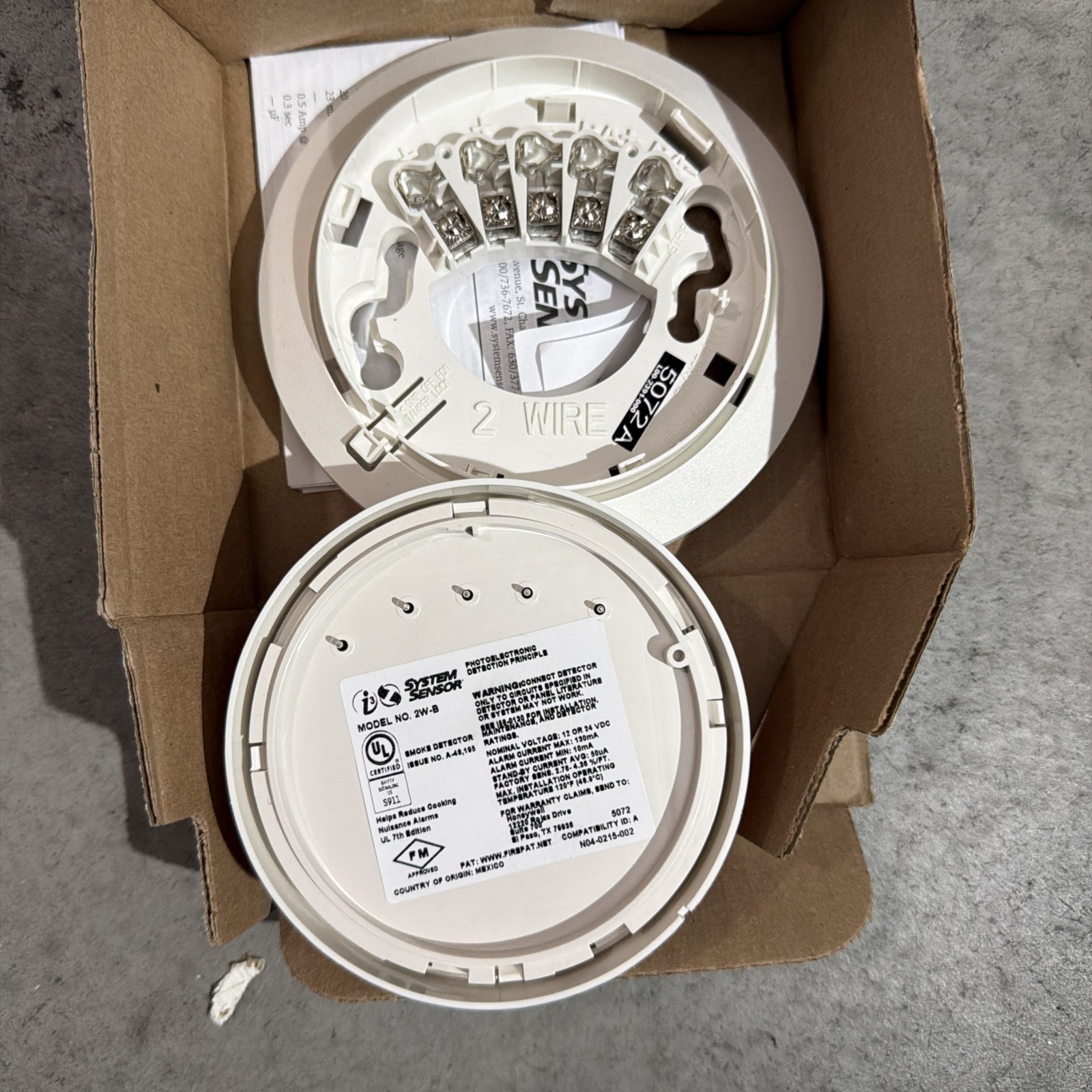 System Sensor 2W-B Smoke Detector 2-Wire Photoelectric New Open Box.