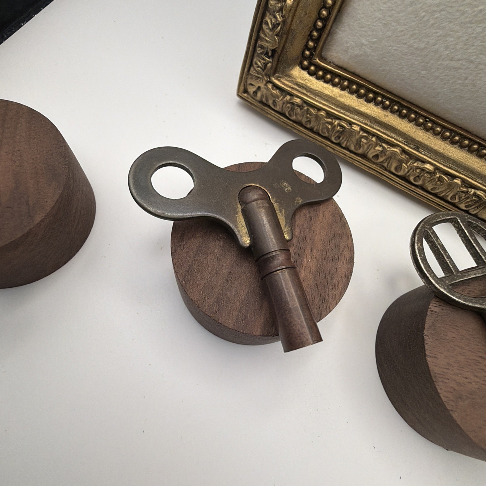 1061. 4 Skeleton Keys One Clock Key Vintage