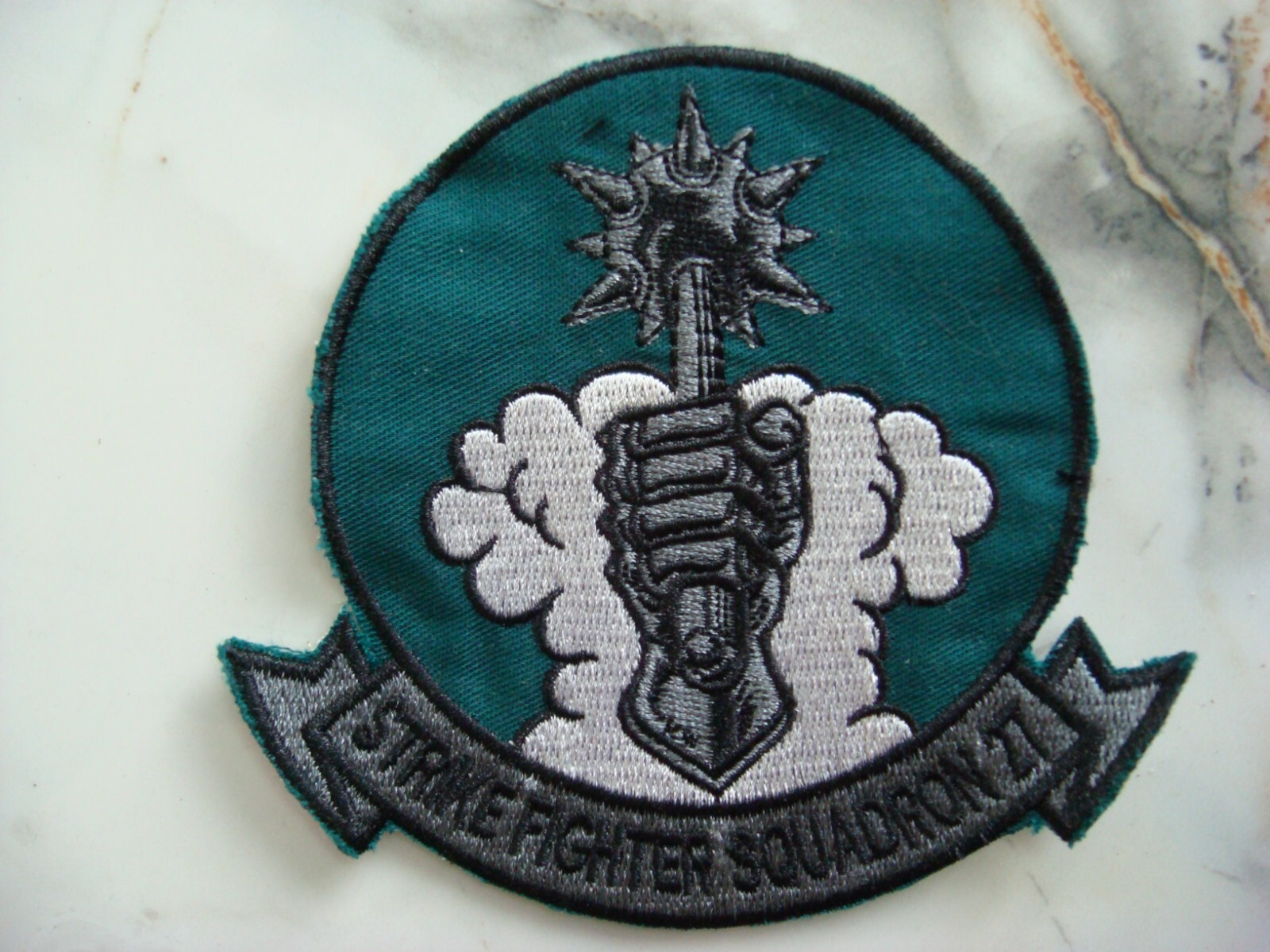 PATCH US NAVY STRIKE FIGHTER SQUADRON  VFA -27  ROYAL MACES