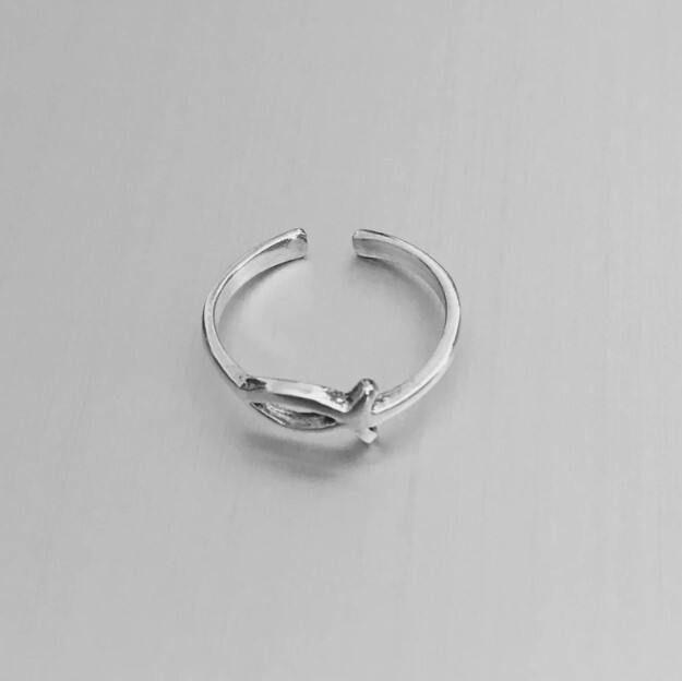 Solid Metal 925 Silver Women's Tiny Fish Adjustable Toe Ring White Gold Plated