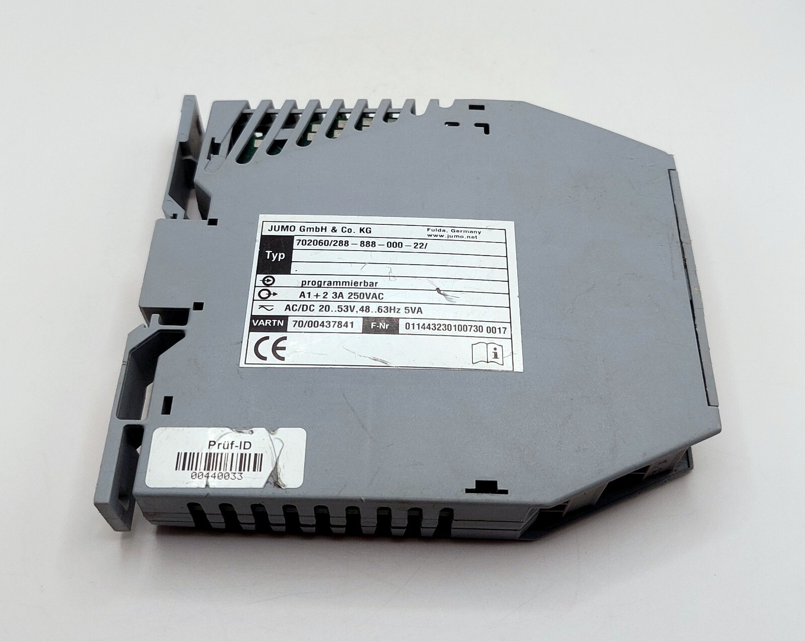 JUMO 702060/288-888-000-22 TEMPERATURE CONTROLLER