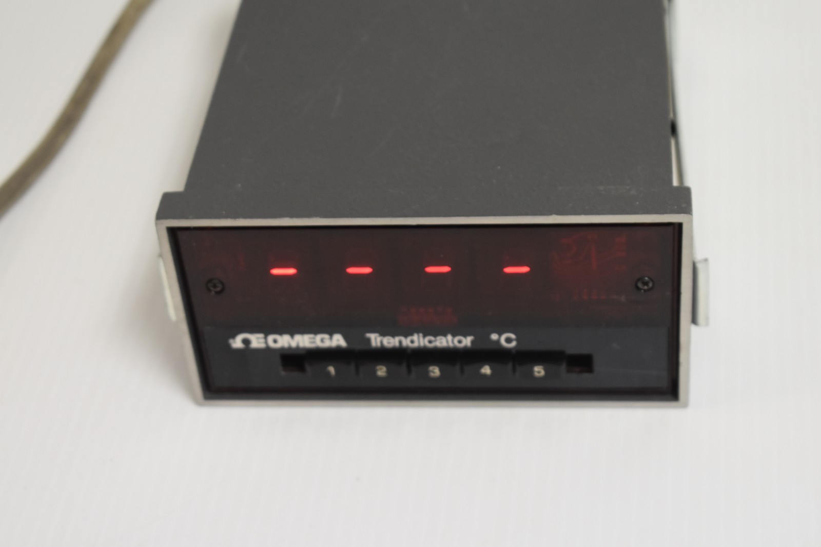 OMEGA TRENDICATOR MODEL 402A (OQK17)