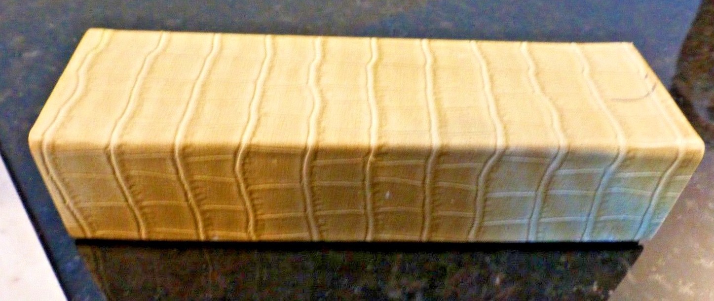 Dana Buchman faux croc eye glass case - pre-owned  -FS -D