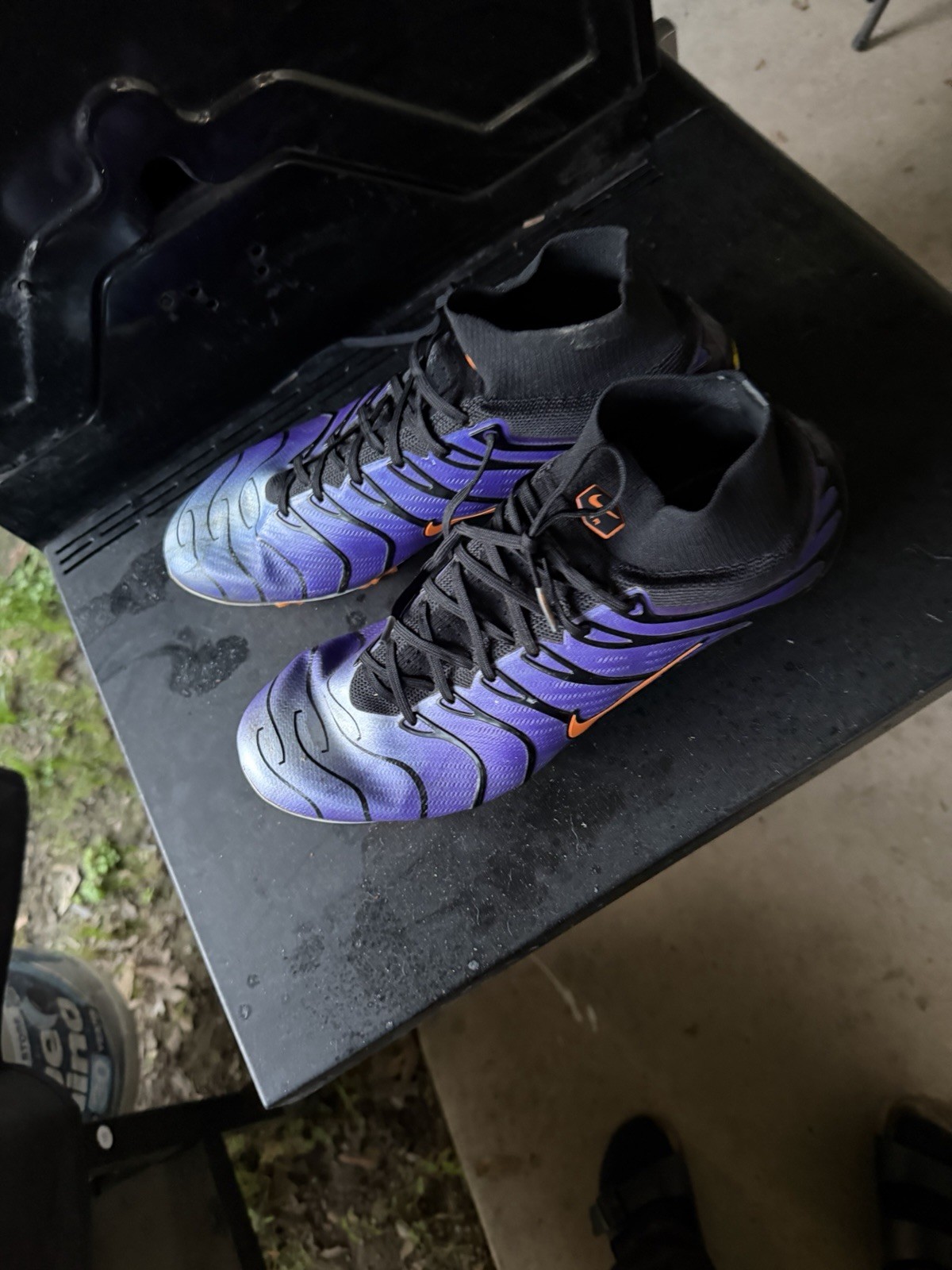 purple air max cleat