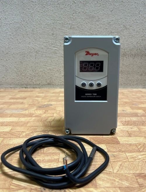 Dwyer TSW-150 Temperature controller-closeout