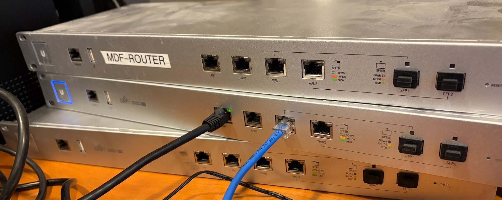 (QTY 3) (1 AC cord) Ubiquiti Networks Unifi Security Gateway Pro 4 USG-PRO-4