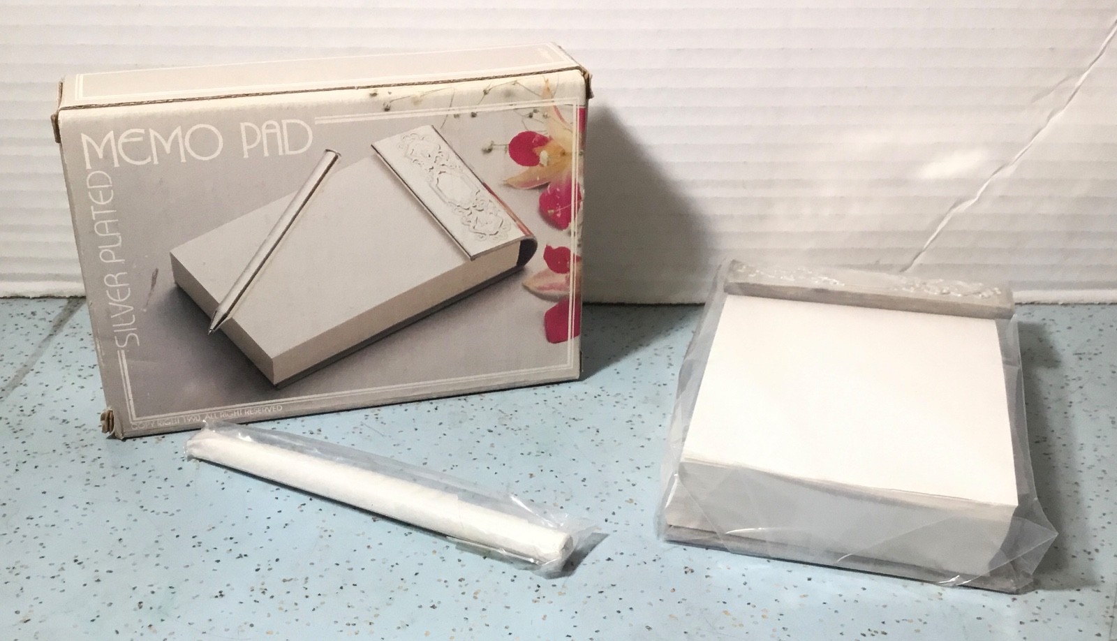 1990 SILVER-PLATED MEMO NOTE PAD w/INCLUDING INK PEN NEW OPEN BOX