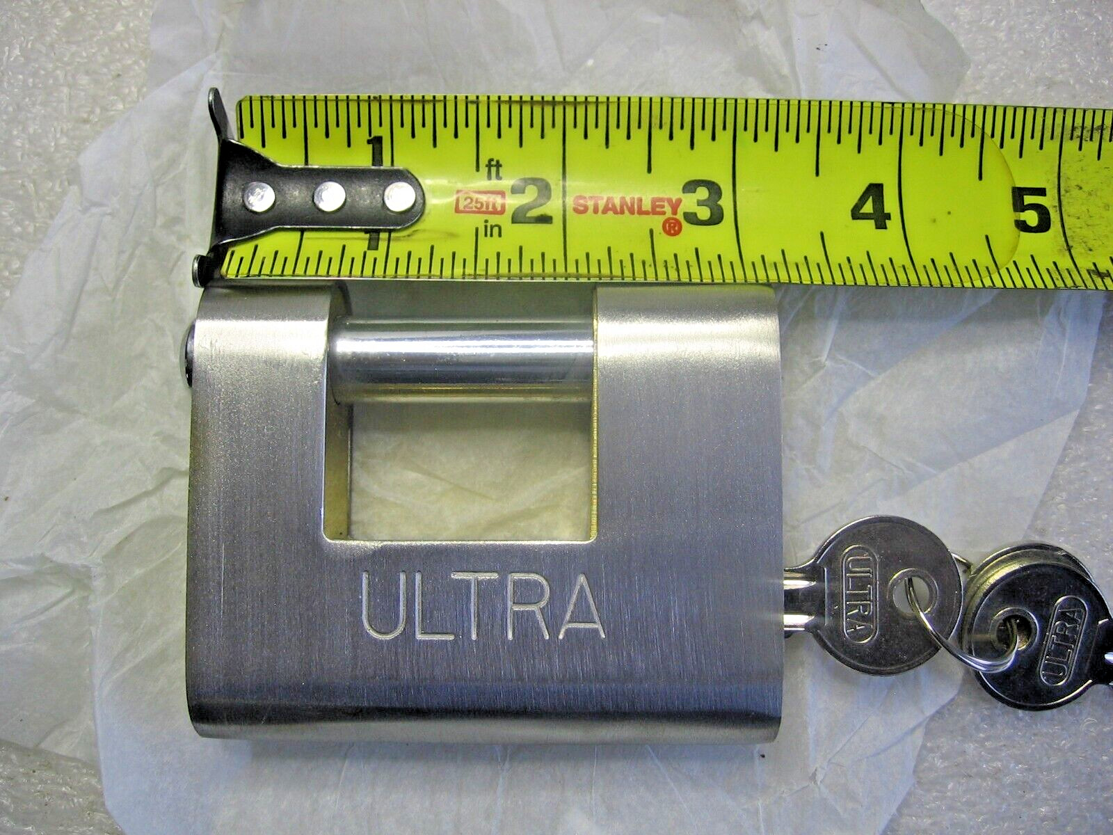 Ultra Heavy-Duty Horizontal 1/2" Shuttle Shackle Tamper Resistant Brass Padlock