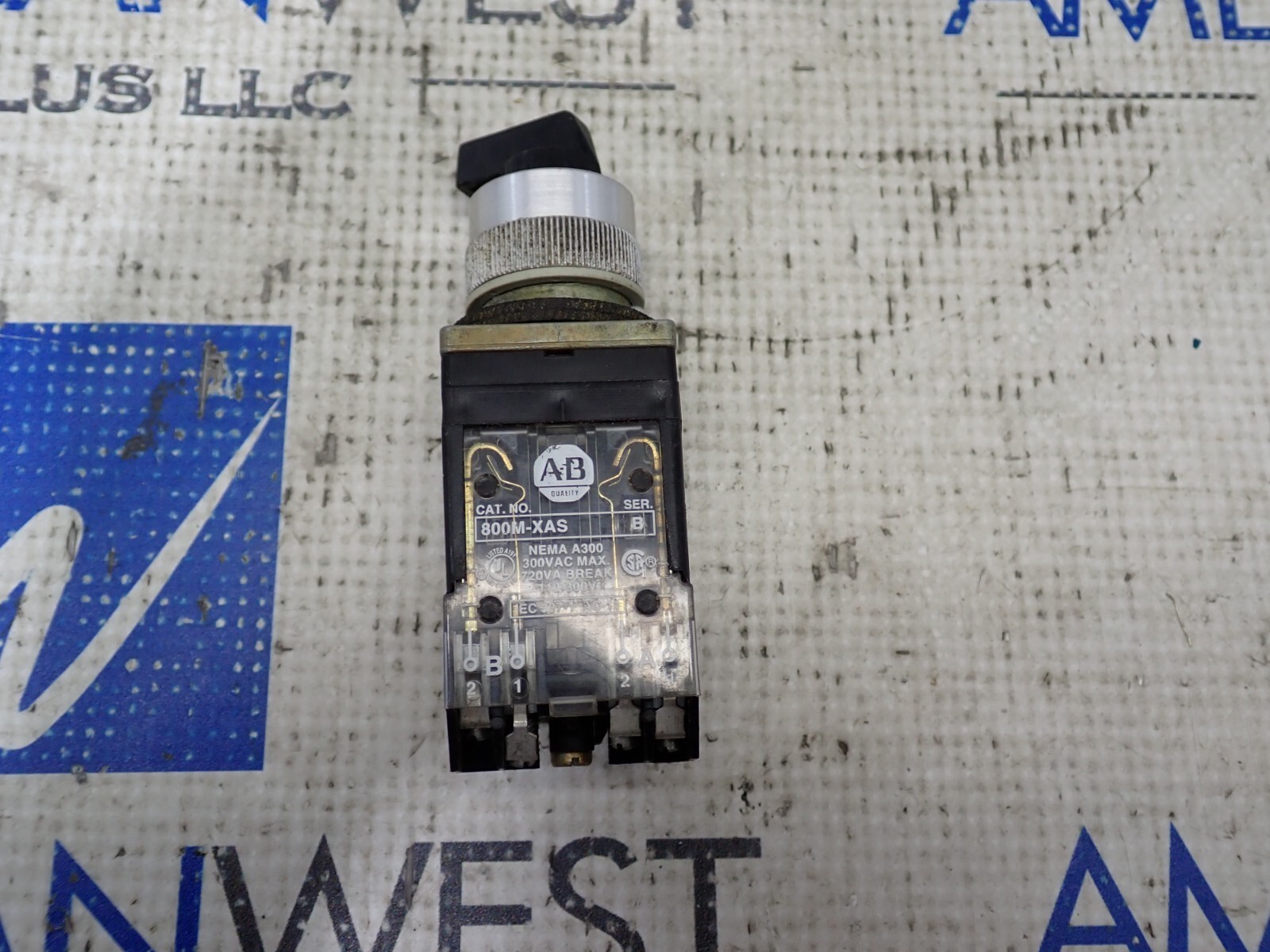 Allen Bradley 800MR-HX2B 2 Position Maintain Selector Switch