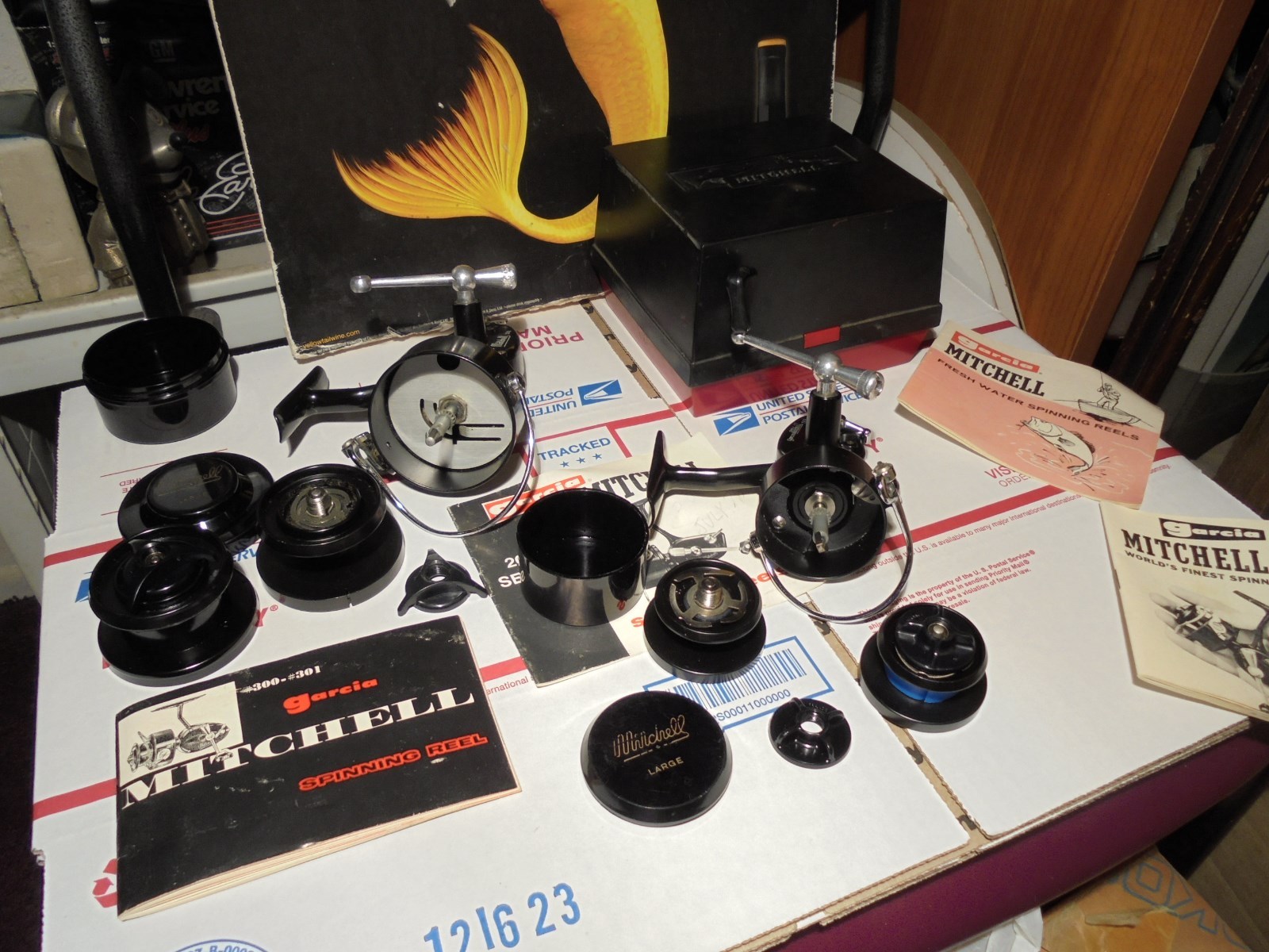 MITCHELL 308/300 XTRA SPOOLS,CARRIERS,4-BROCHURES AND BOX
