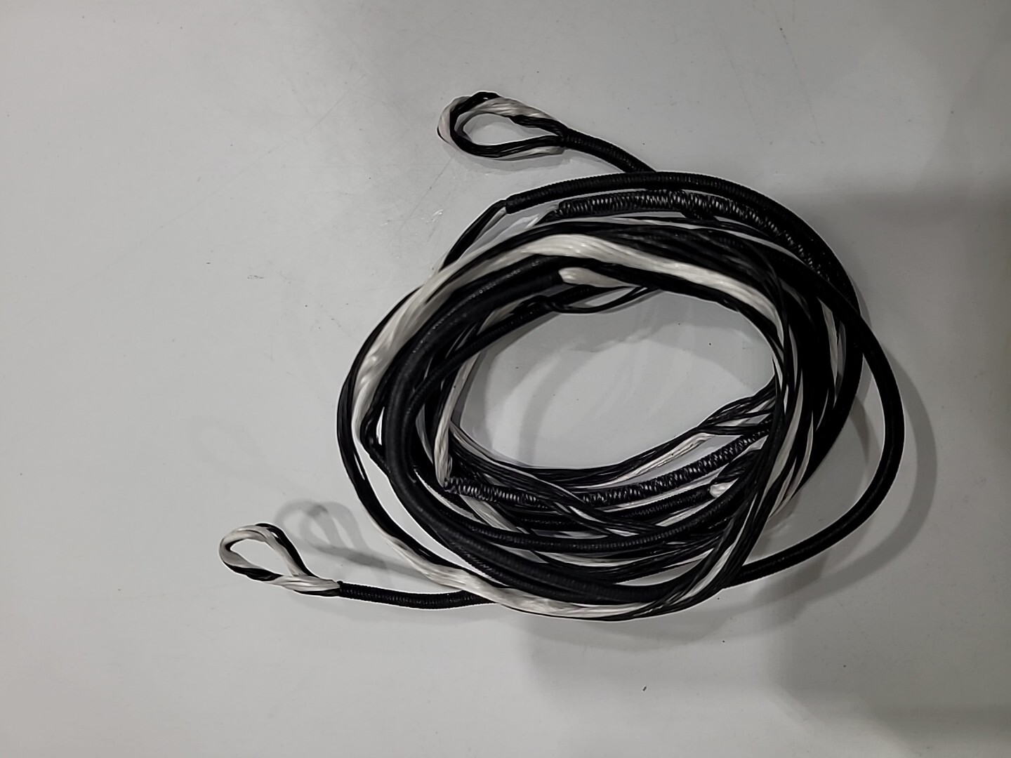 Genesis Bowstring Black/White # BG11498