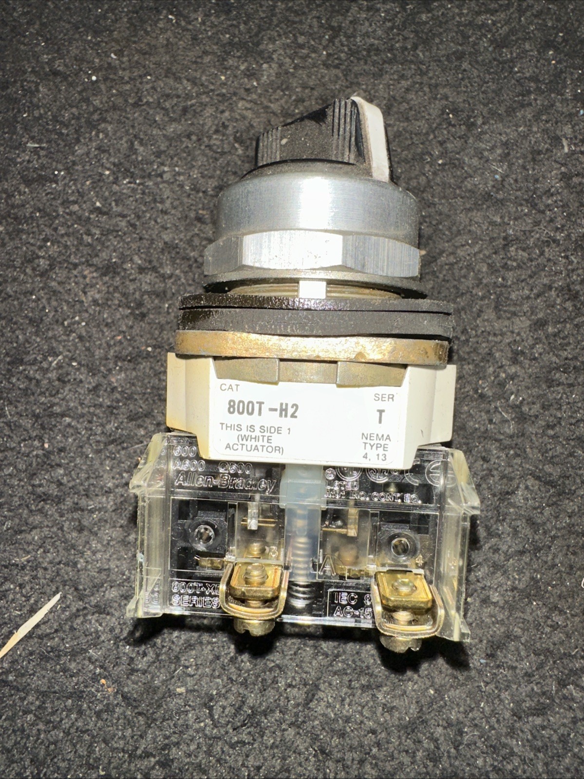 Allen Bradley 800T-H2 Ser T Selector Switch 2-wire (st730)