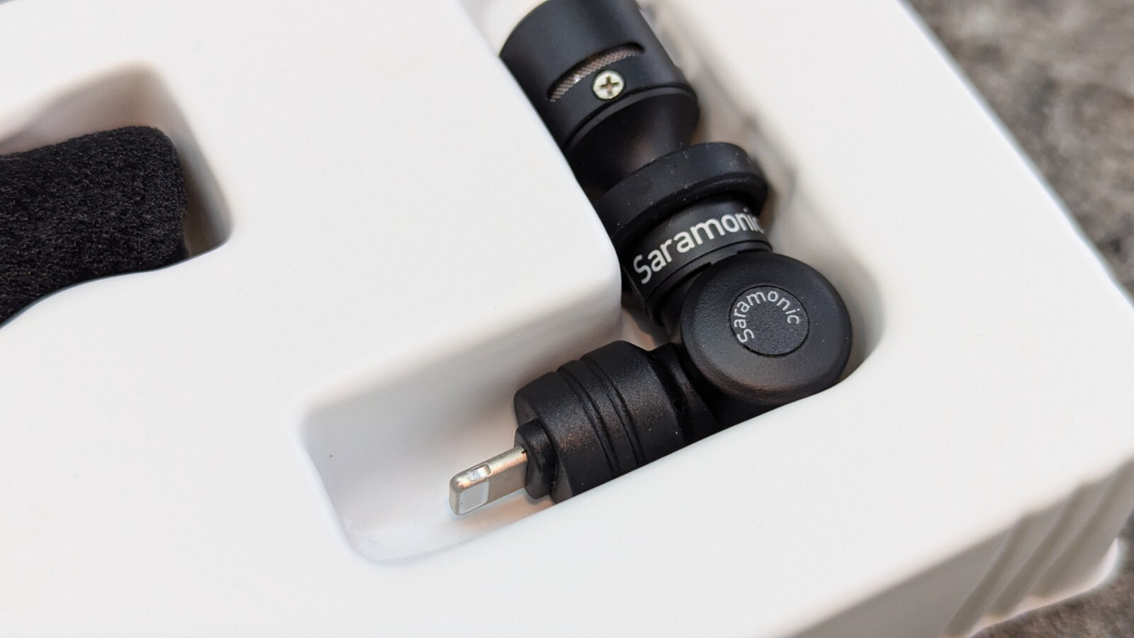 Saramonic Condenser Microphone with Lightning 4 iPhones & iPads SmartMicDiMini