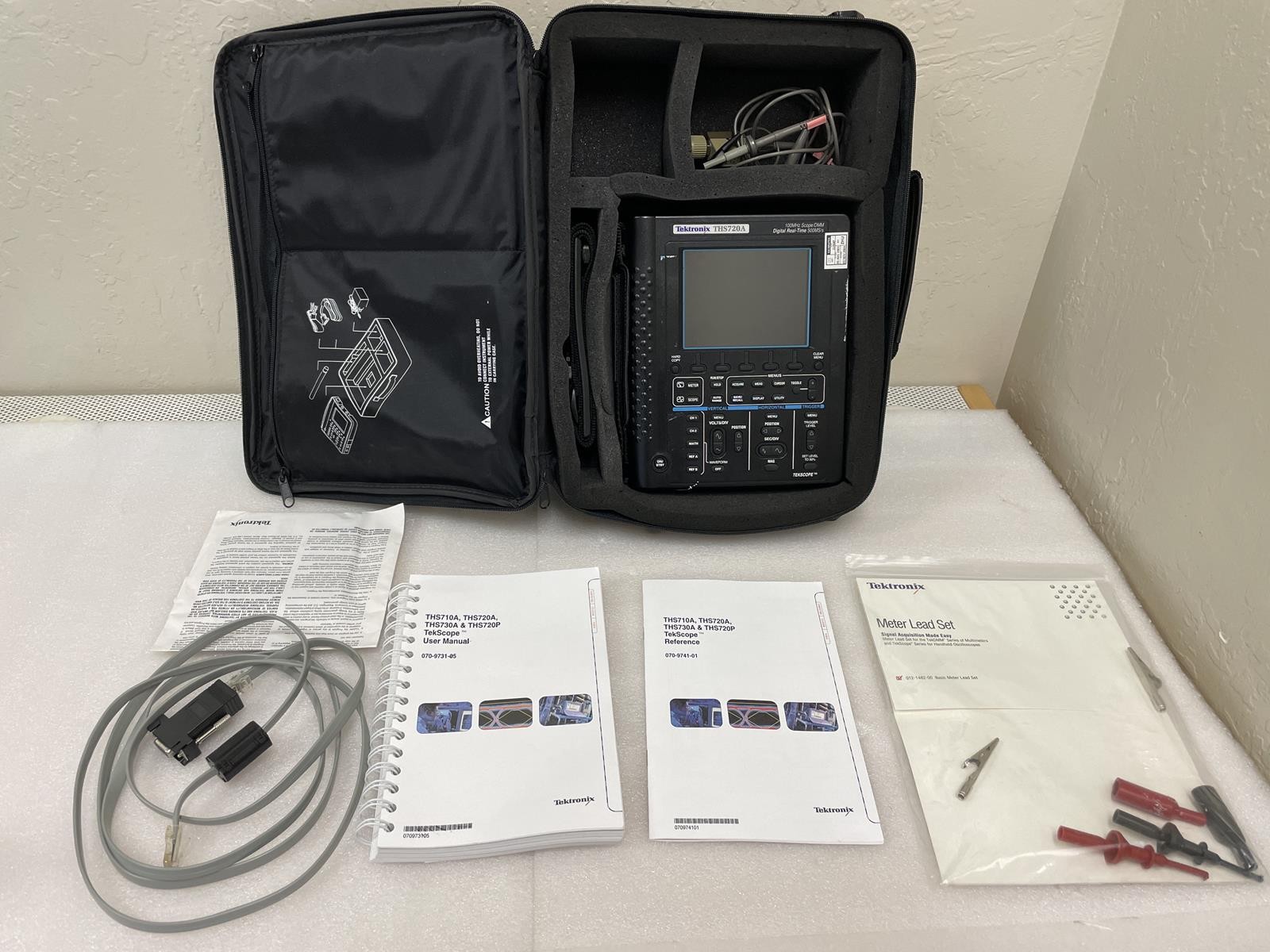 TEKTRONIX THS720A DIGITAL REAL-TIME SCOPE/DMM 100MHz WITH P6133 PROBE