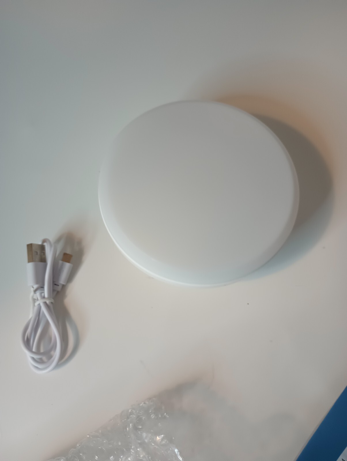 Mobile Emergency Charging Lamp