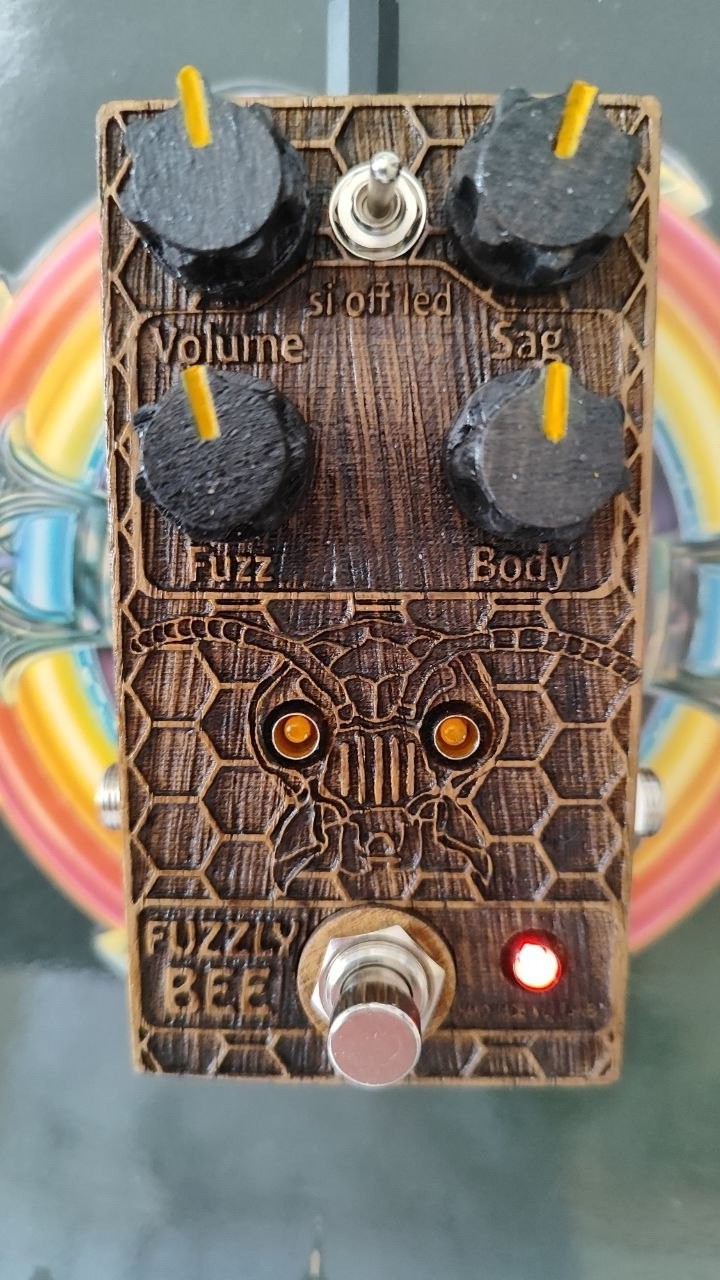 FUZZLY BEE FUZZ