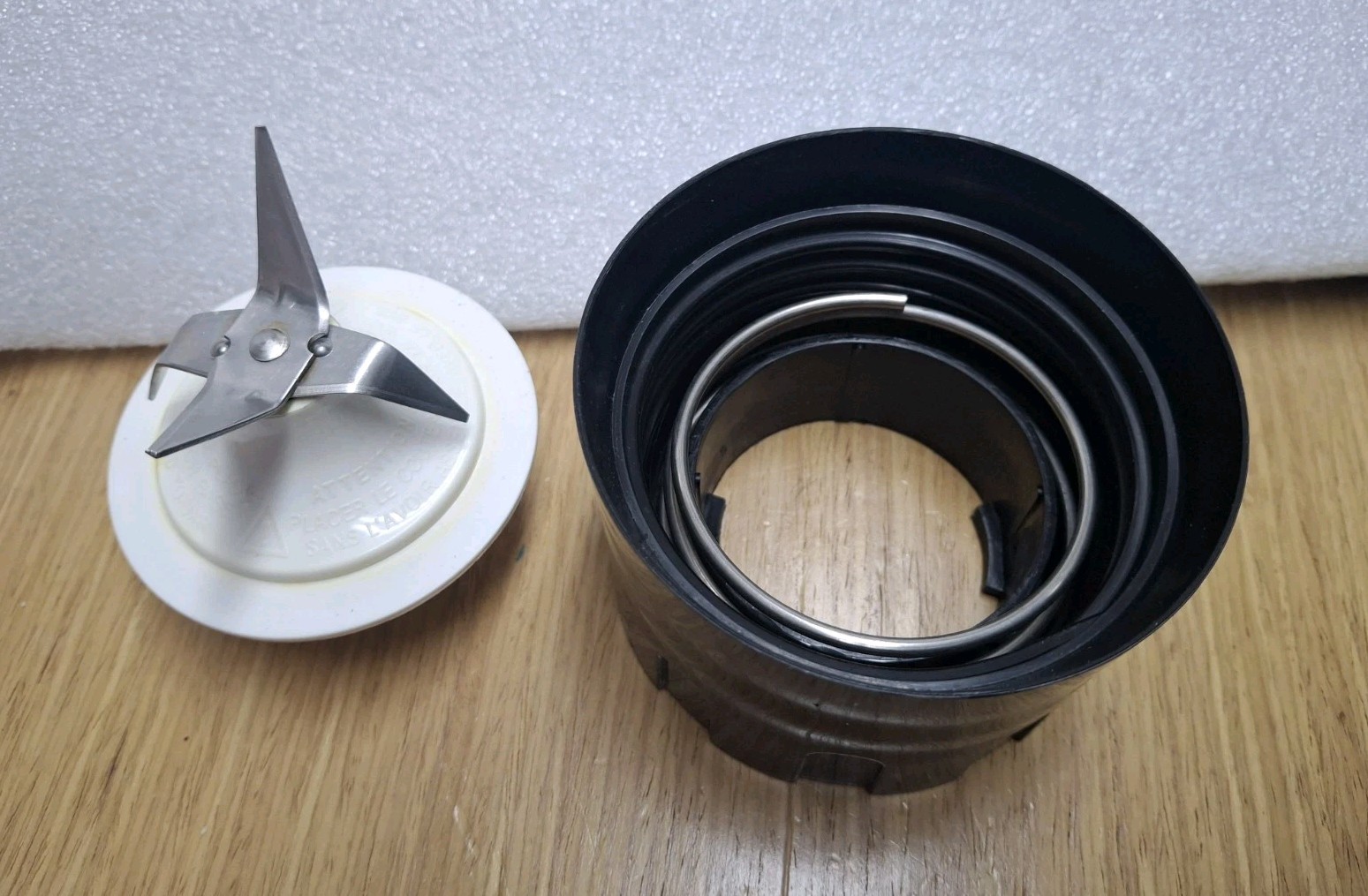 Used Blade Assembly & Jar Base with Spring for Viking Blender VBLG01