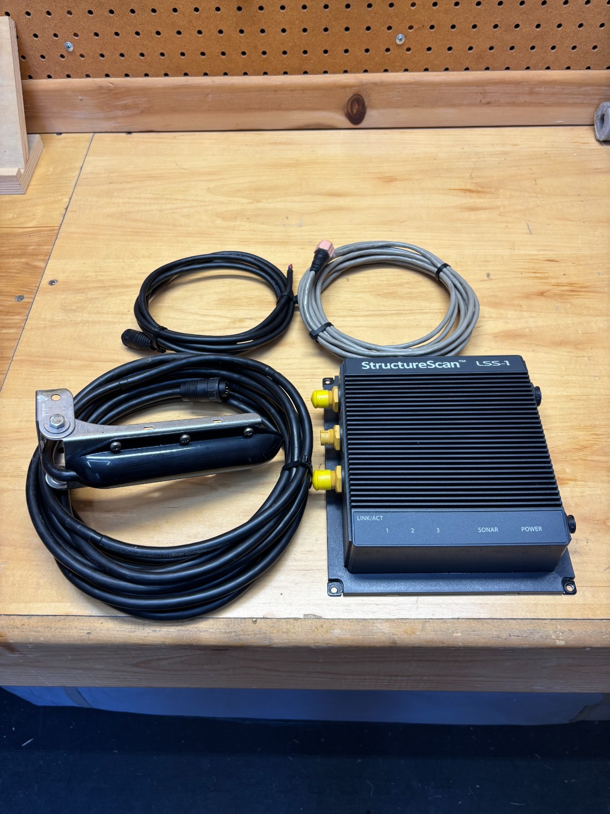 Lowrance HDS8 Gen 2 with LSS-1 Structure Scan Module + Transducer - complete