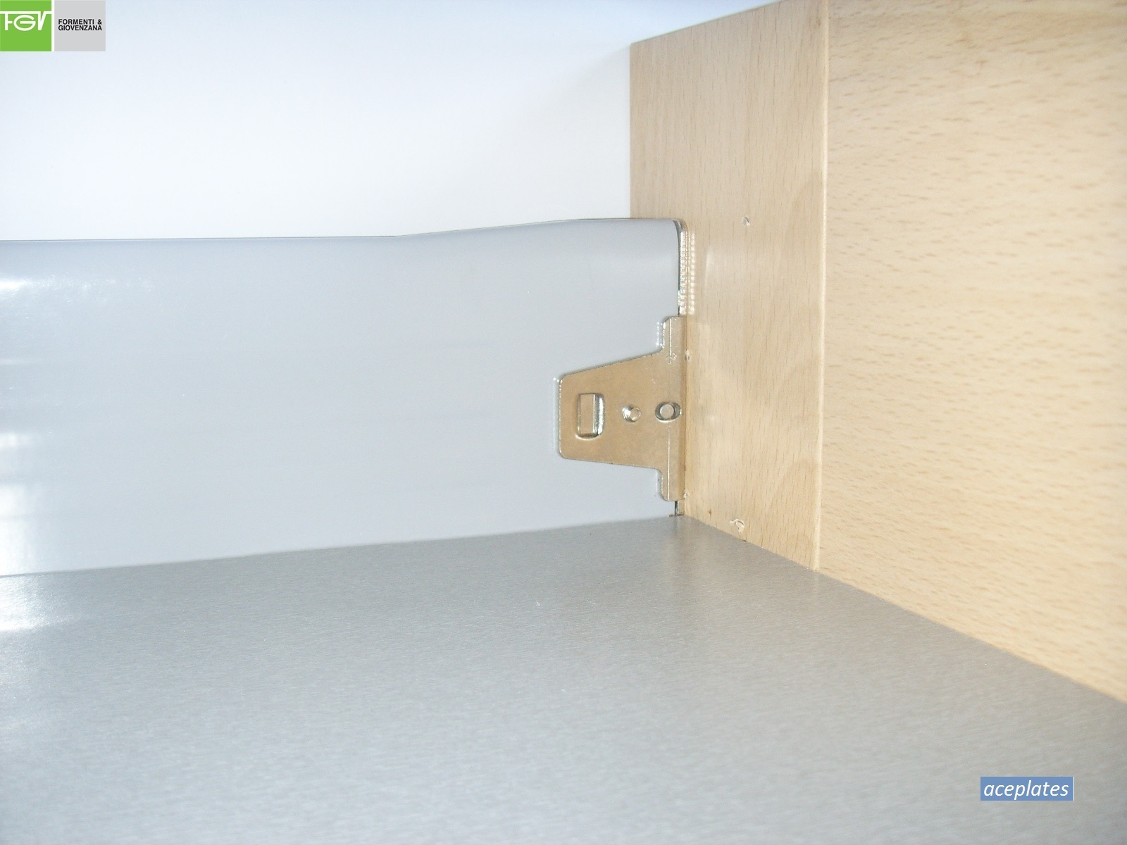 Kitchen Drawer Front Fixing Brackets used by Howdens /MFI /Ikea / B&Q / Wren etc
