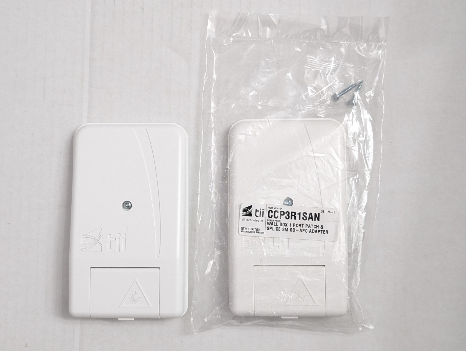 Lot of 2 Tii CCP3R1SAN Fiber Optic Wall Terminal Box - 1 Port SC-APC - White