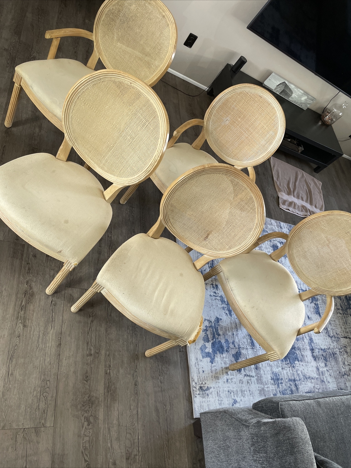 ** LOCAL PICK UP ONLY**JAY SPECTRE Chair Lot