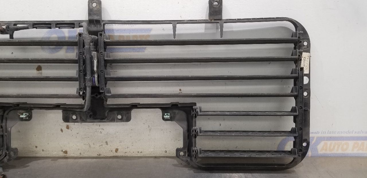 18 GMC SIERRA DENALI 1500 6.2L FRONT AIR SHUTTER