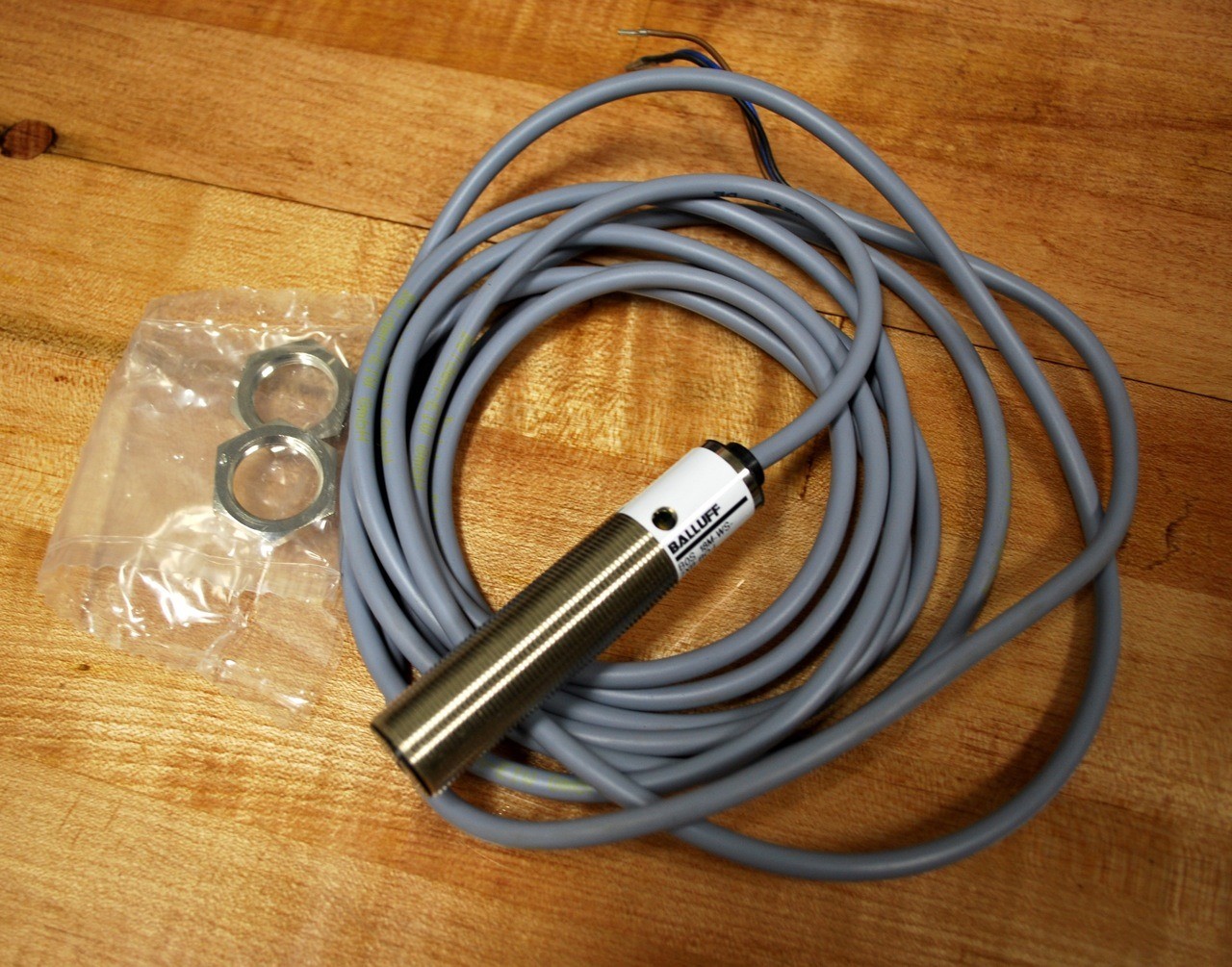 Balluff B0S18M-WS-7XB-BO-L Proximity Switch 20-250Vac-200mA, 3m Cable - NEW