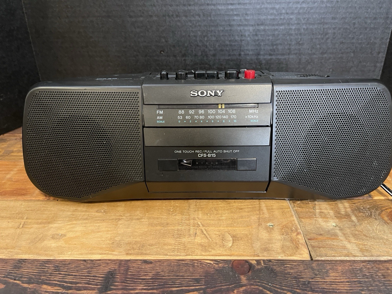 SONY CFS-B15 AM/FM Cassette Boombox Radio  WORKS